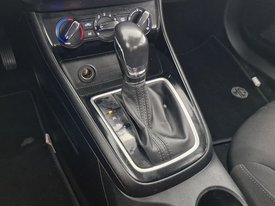 ام جي 5 STD 2023 