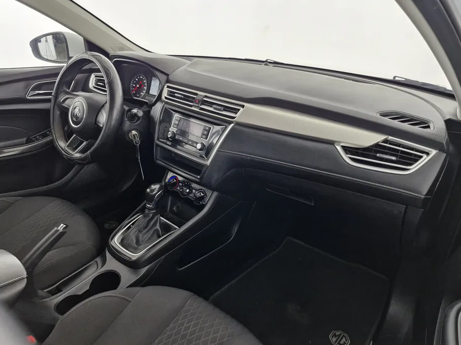 ام جي 5 STD 2023 