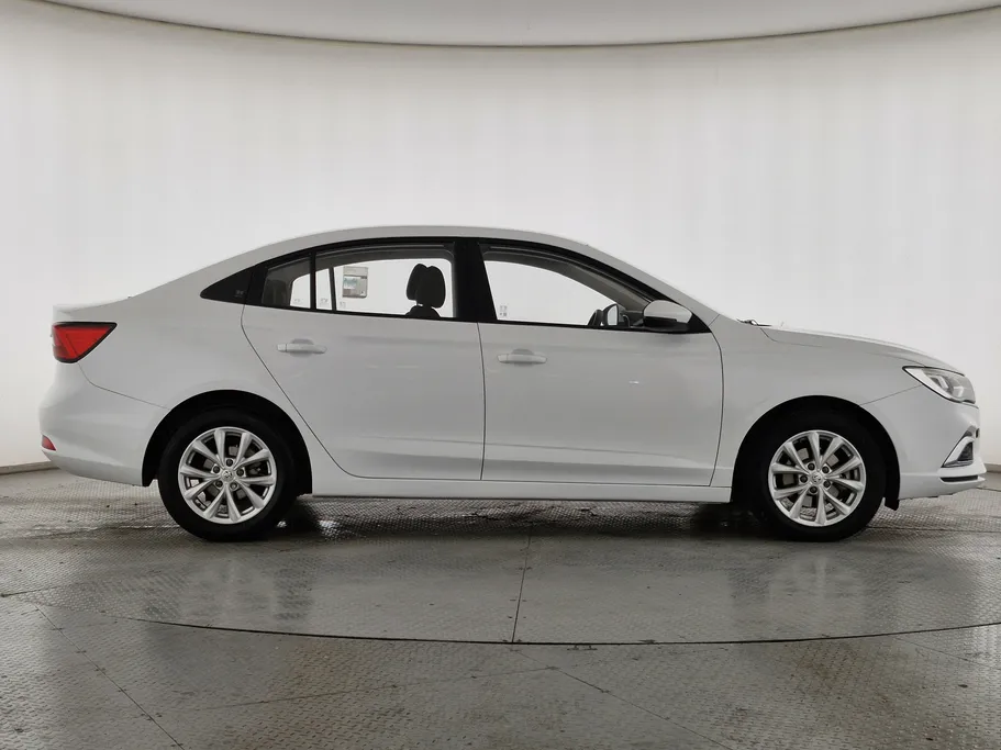 ام جي 5 STD 2023 