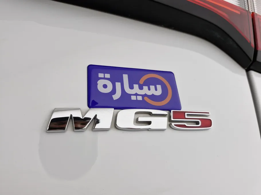 ام جي 5 STD 2023 