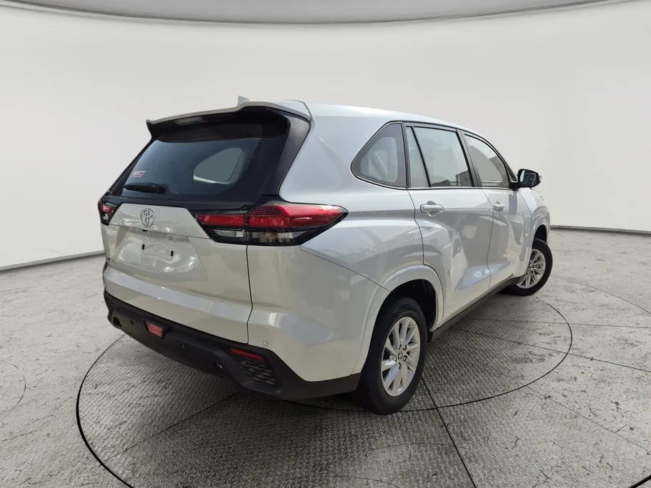 تويوتا اينوفا GL 2025 