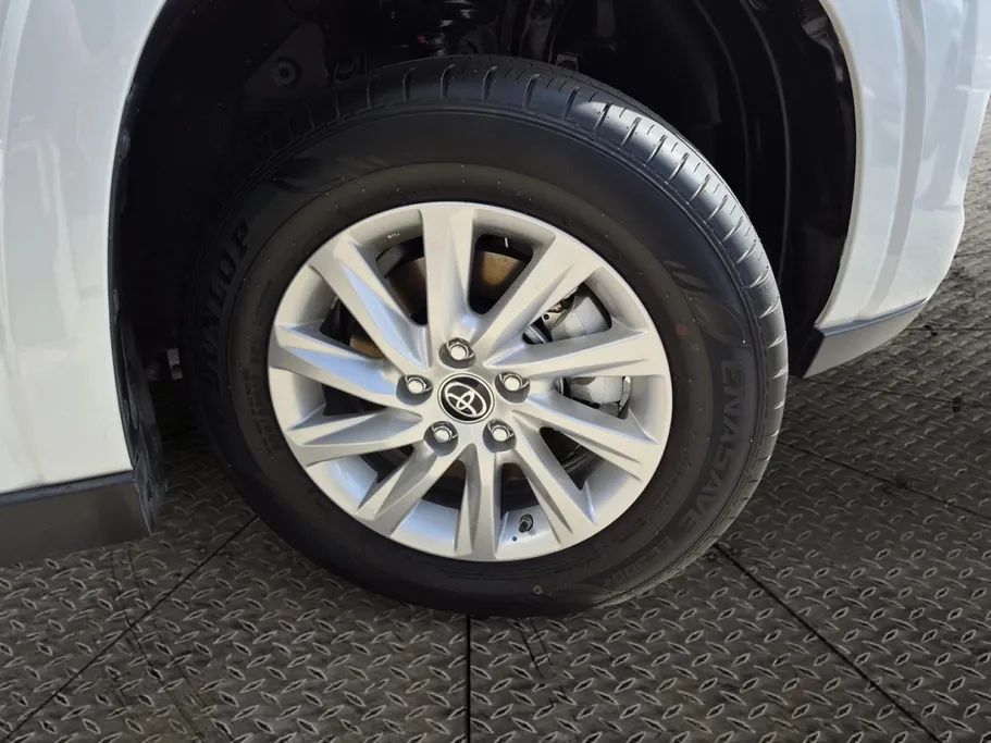 تويوتا اينوفا GL 2025 