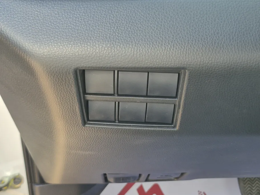 تويوتا اينوفا GL 2025 