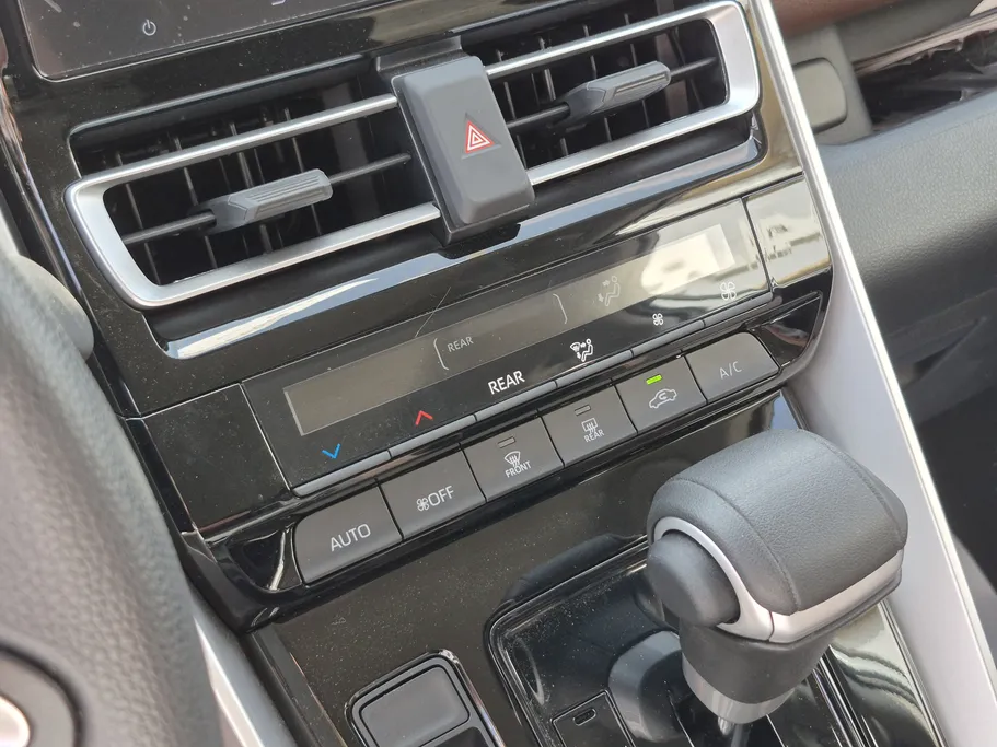 تويوتا اينوفا GL 2025 