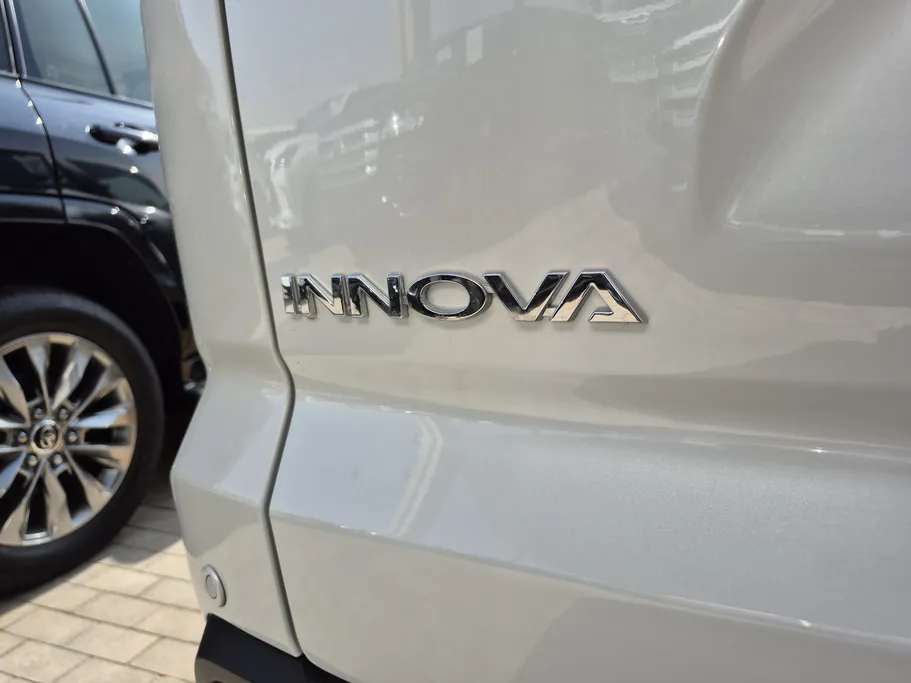 تويوتا اينوفا GL 2025 