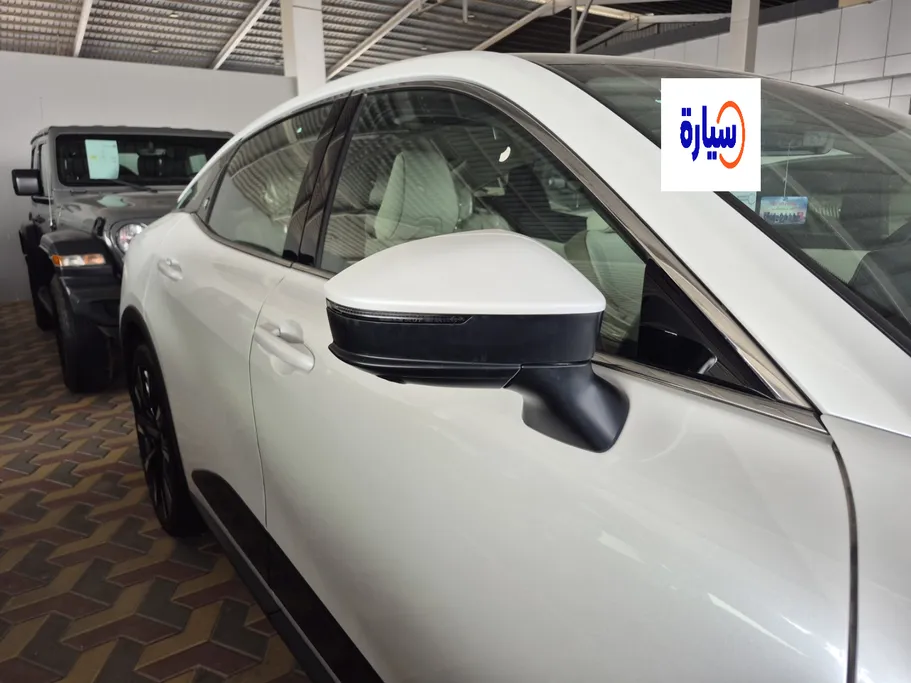 تويوتا كراون Majesta 2025 