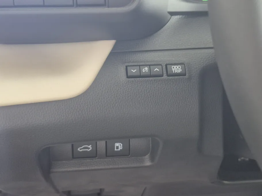 تويوتا كراون Majesta 2025 