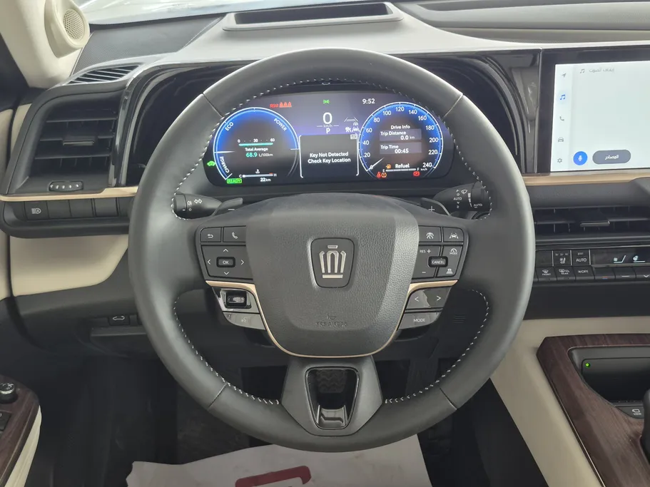 تويوتا كراون Majesta 2025 