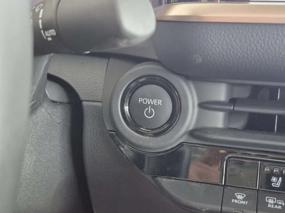 تويوتا كراون Majesta 2025 