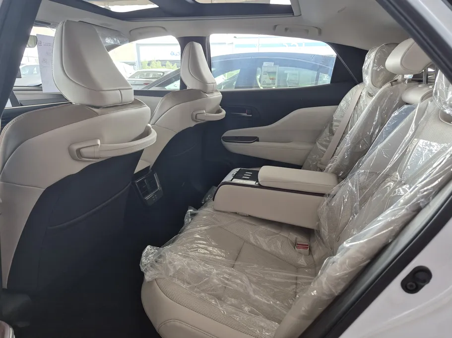 تويوتا كراون Majesta 2025 