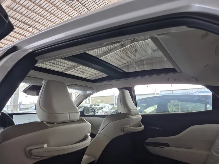 تويوتا كراون Majesta 2025 