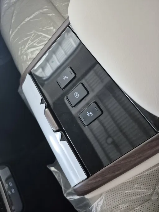 تويوتا كراون Majesta 2025 