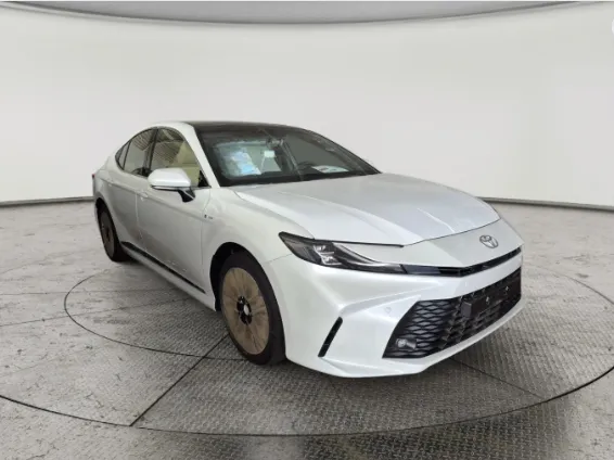 تويوتا كامري LE HEV 2025 