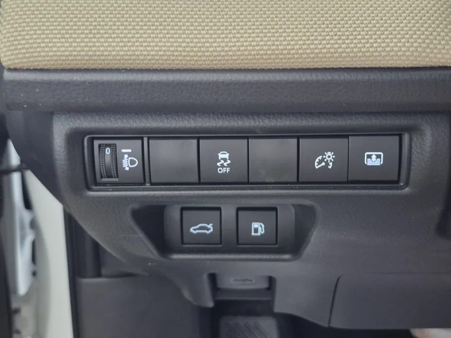 تويوتا كامري LE HEV 2025 