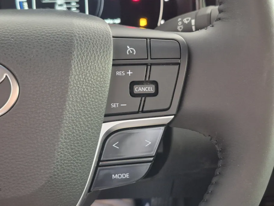 تويوتا كامري LE HEV 2025 