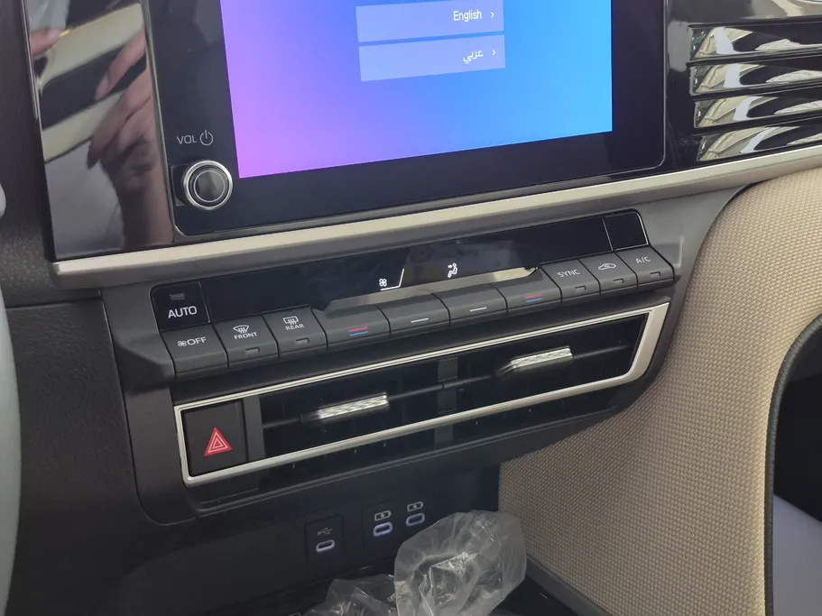 تويوتا كامري LE HEV 2025 