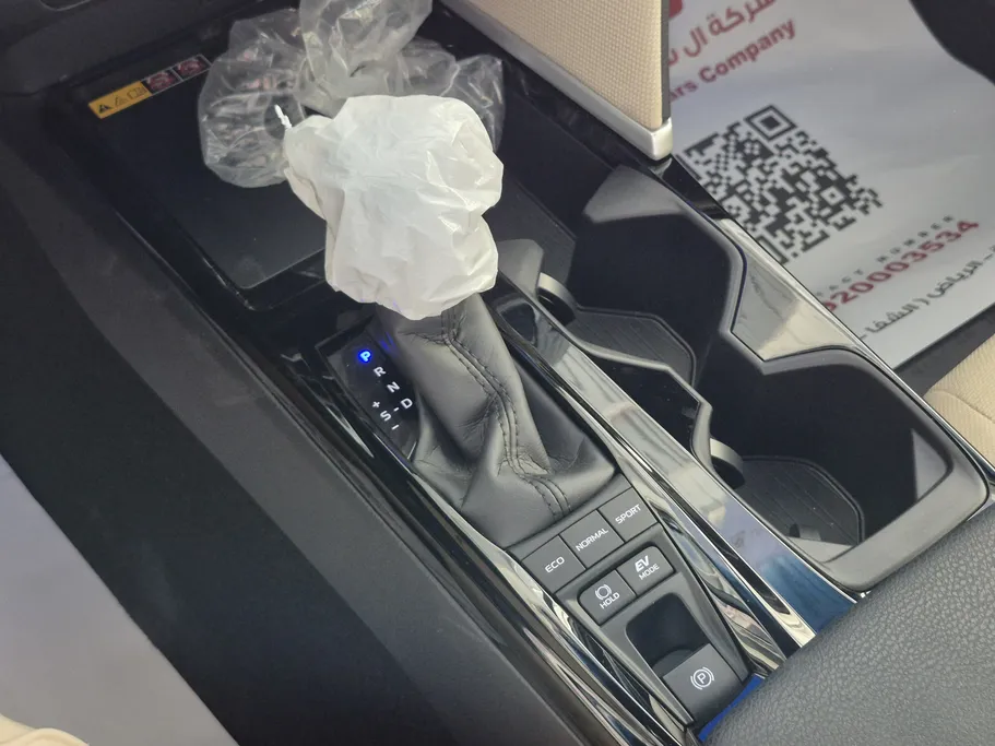 تويوتا كامري LE HEV 2025 