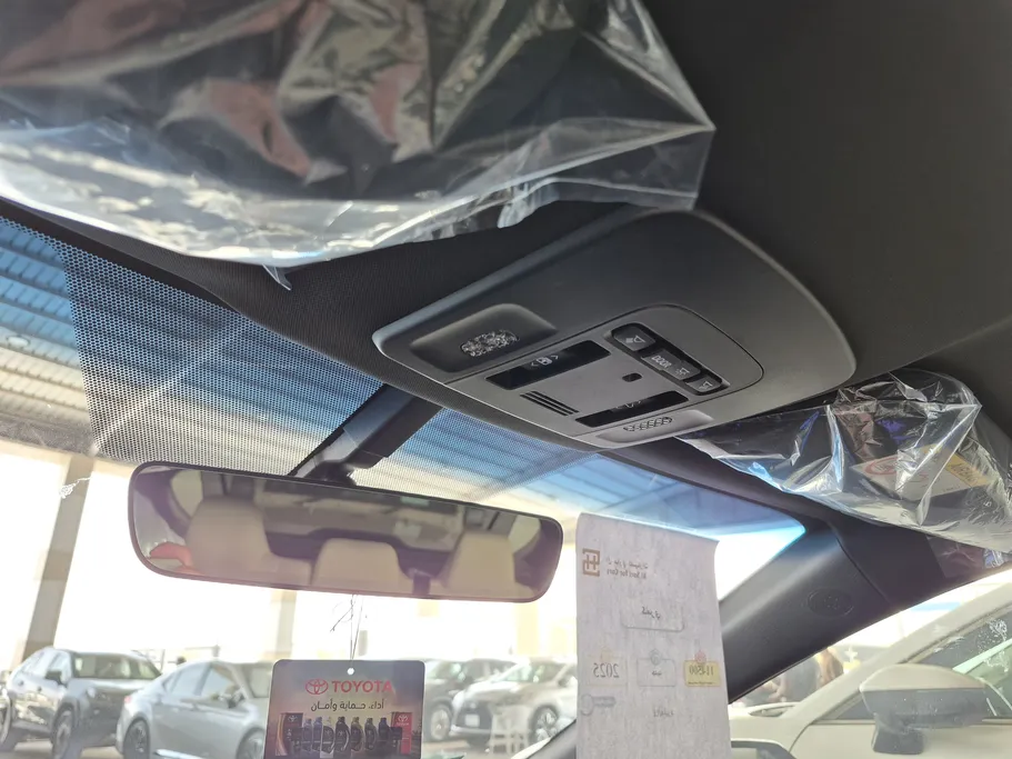 تويوتا كامري LE HEV 2025 