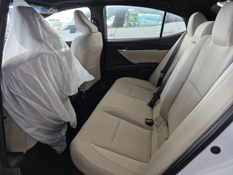 تويوتا كامري LE HEV 2025 