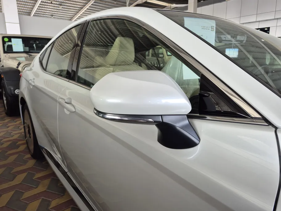 تويوتا كامري LE HEV 2025 