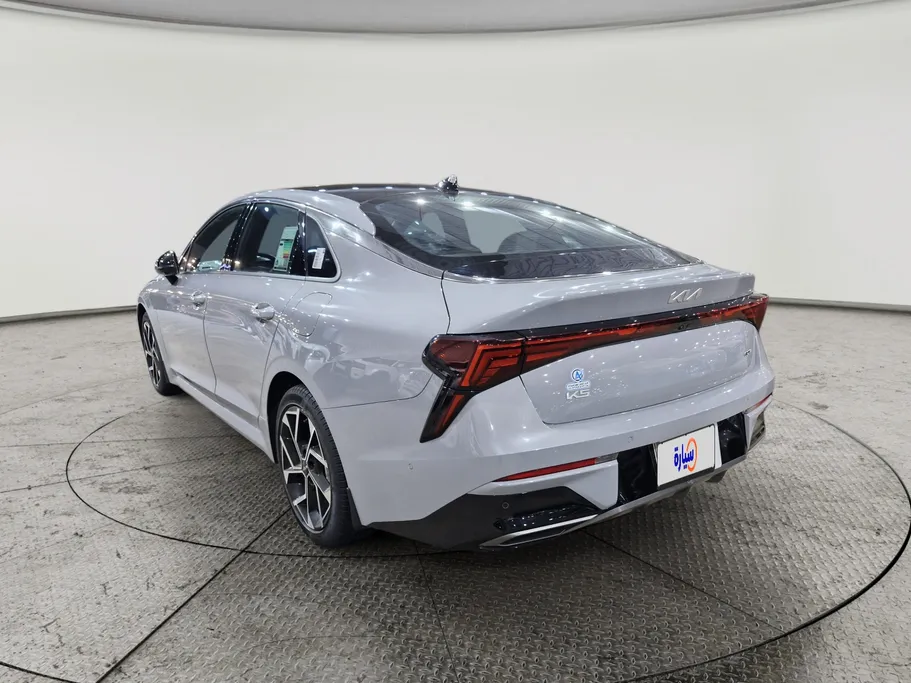 2025 Kia K5 GT Line 