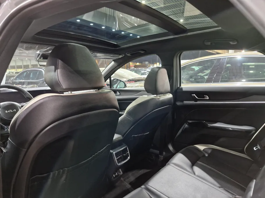 2025 Kia K5 GT Line 