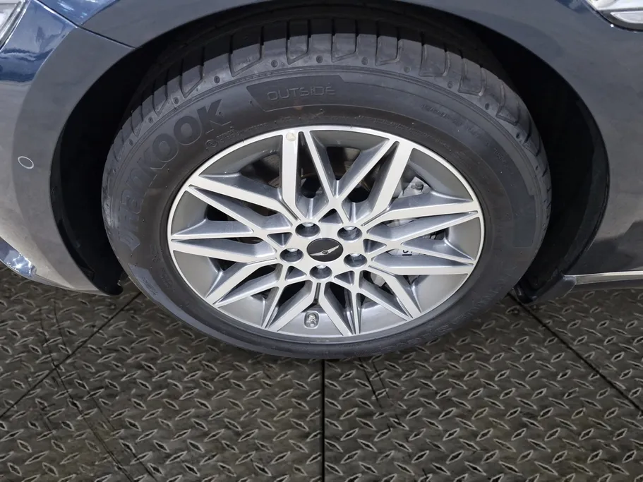 2025 Genesis G80 PRESTIGE 