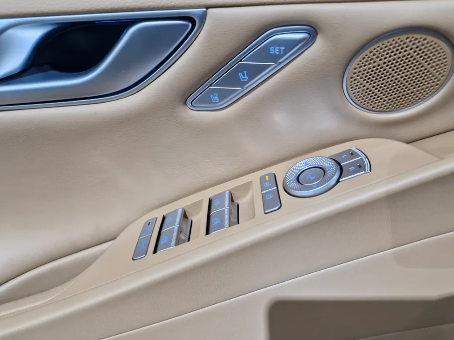 2025 Genesis G80 PRESTIGE 