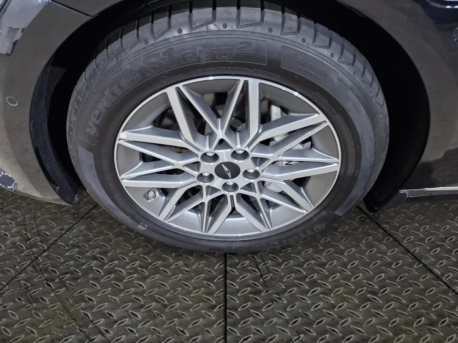 2025 Genesis G80 PRESTIGE 