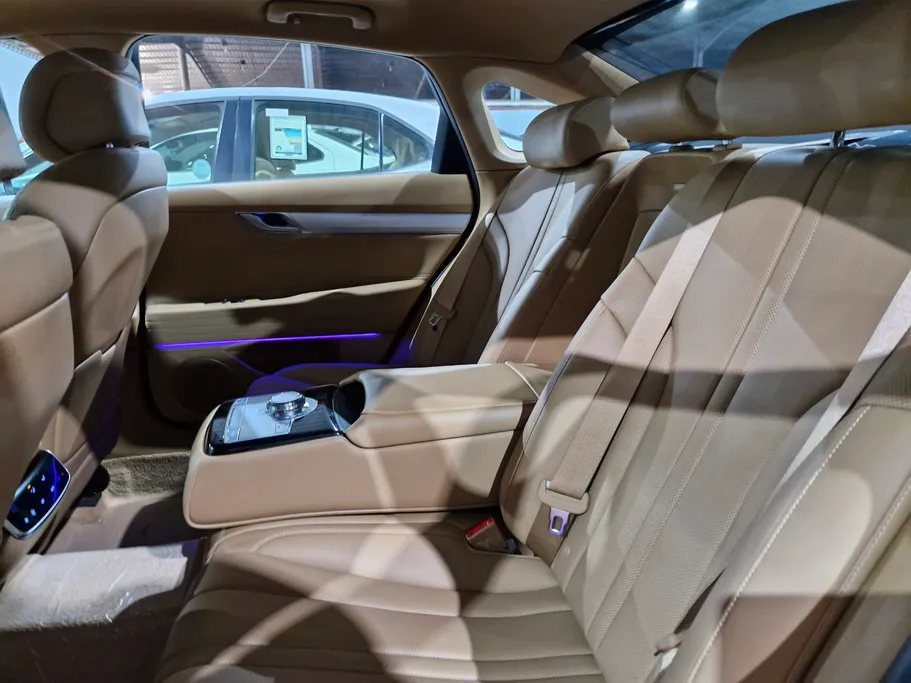 2025 Genesis G80 PRESTIGE 