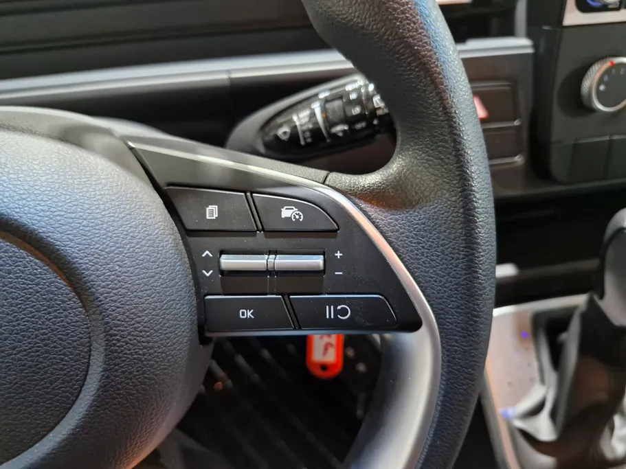 2025 Hyundai Staria Smart 11 ST 