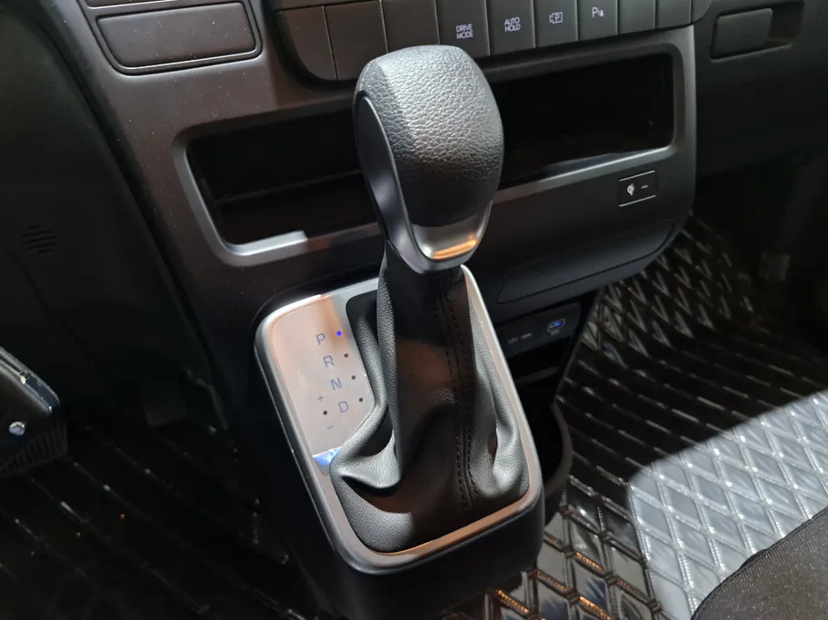 2025 Hyundai Staria Smart 11 ST 
