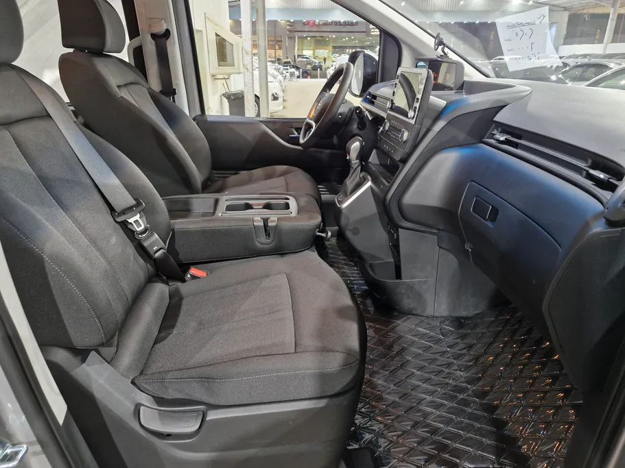 2025 Hyundai Staria Smart 11 ST 