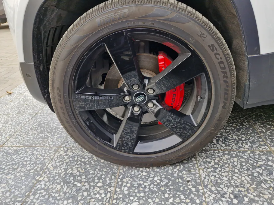 لاند روفر ديفندر P400 2023 