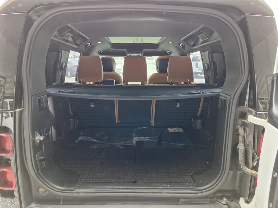 2023 Range Rover Defender P400 