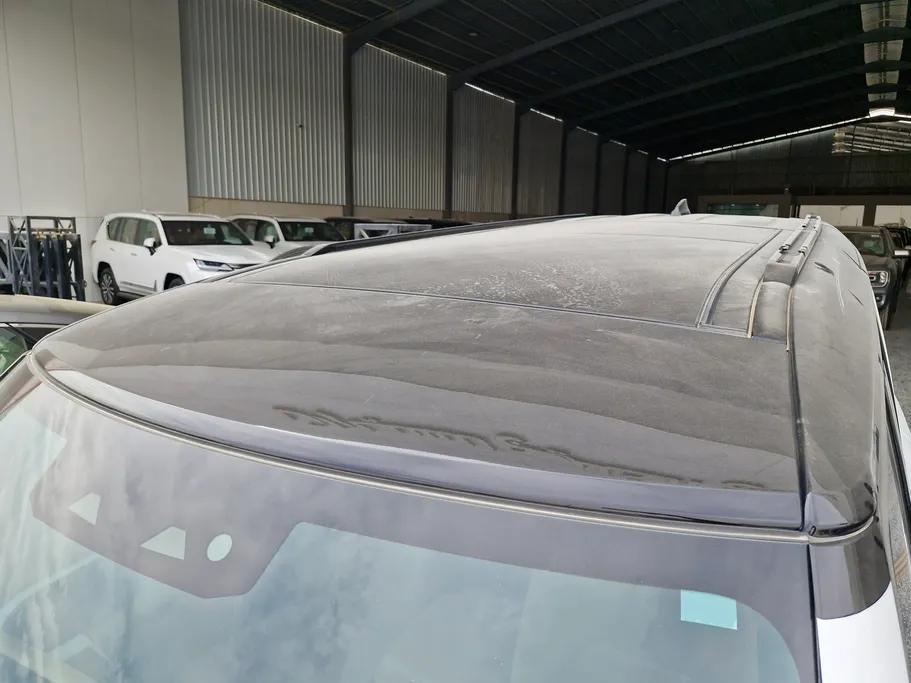 2023 Range Rover Defender P400 