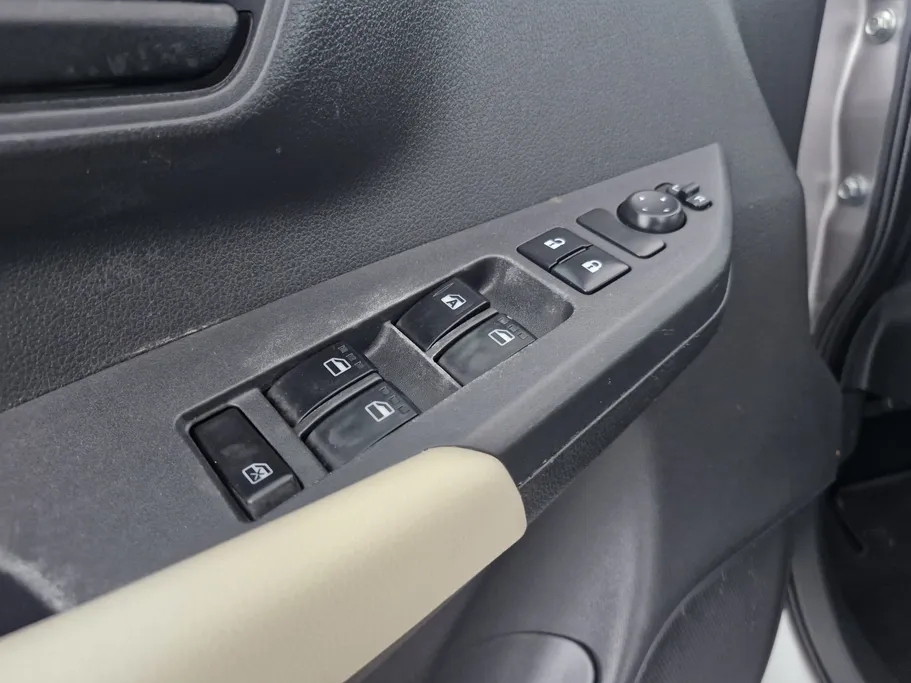 تويوتا يارس Y 2023 