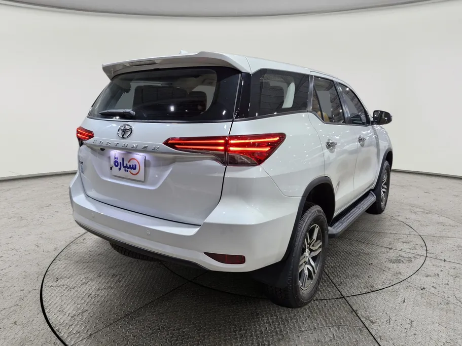 تويوتا فورتشنر GX2 4x2 2025 