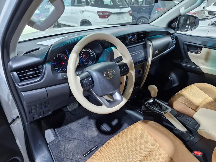 تويوتا فورتشنر GX2 4x2 2025 