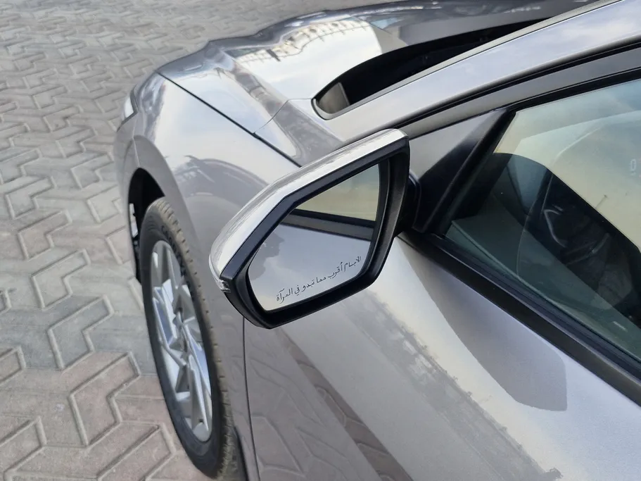 2024 Hyundai Elantra Smart 