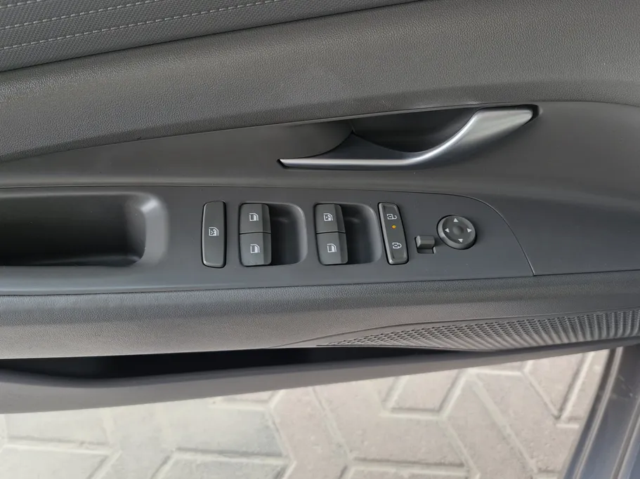 2024 Hyundai Elantra Smart 