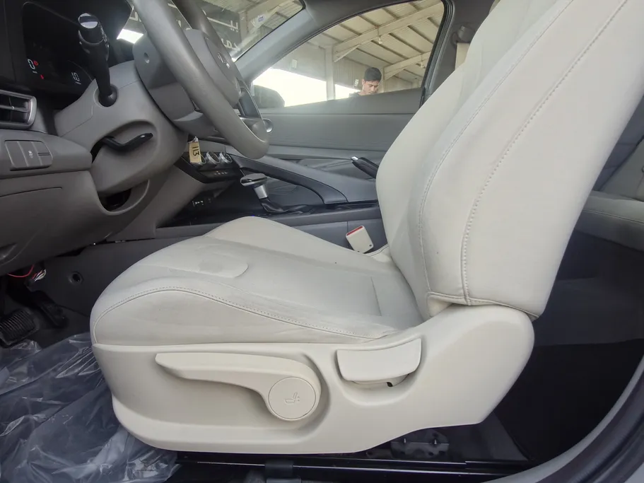 2024 Hyundai Elantra Smart 