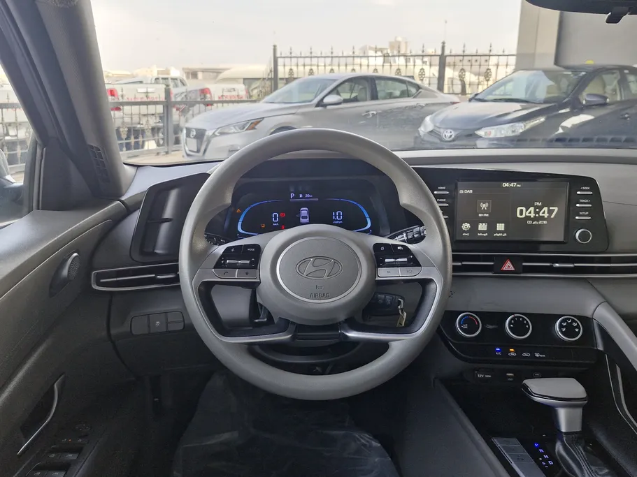 2024 Hyundai Elantra Smart 