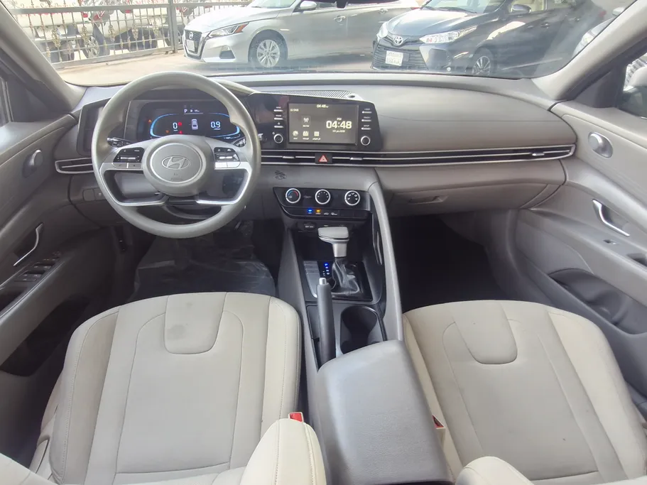 2024 Hyundai Elantra Smart 