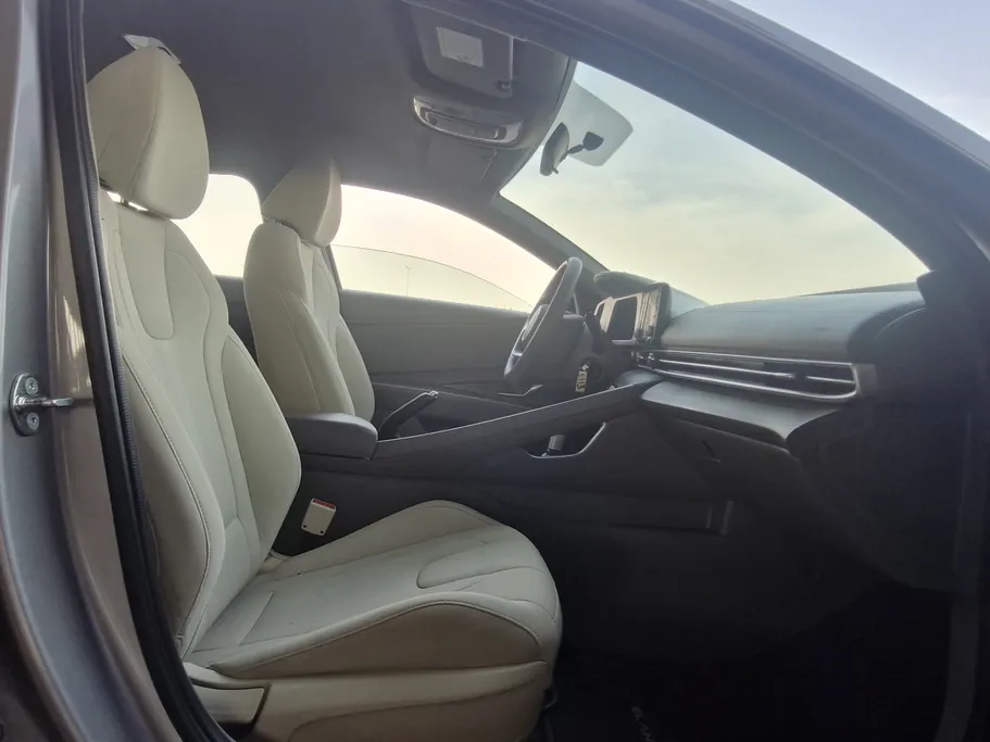 2024 Hyundai Elantra Smart 