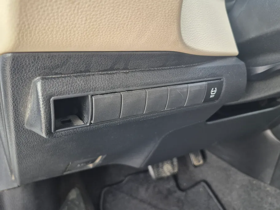 تويوتا كورولا XLI 2023 