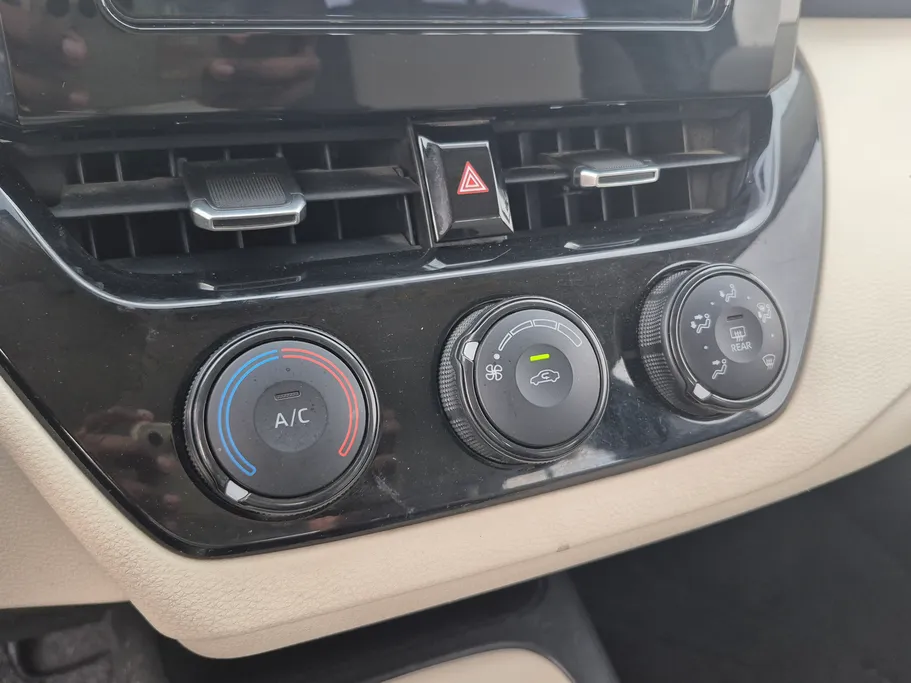 تويوتا كورولا XLI 2023 