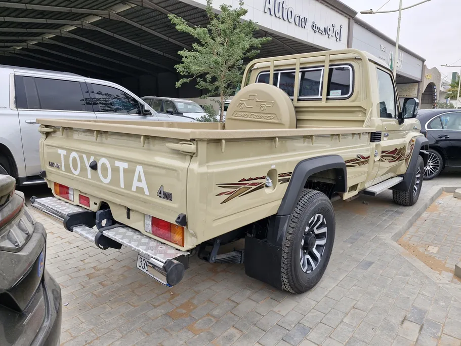 تويوتا شاص LX 2025 