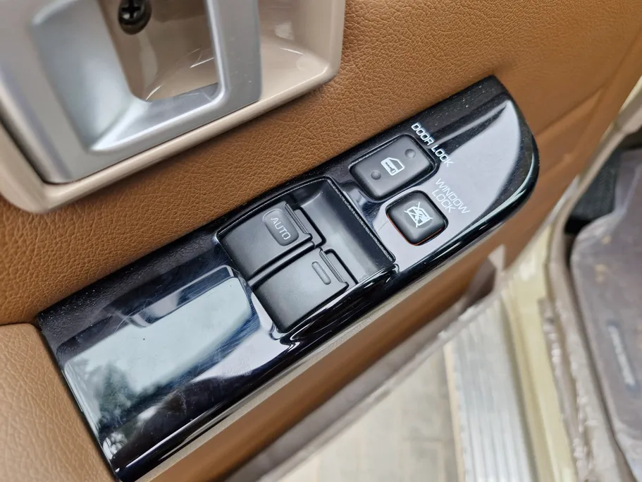 تويوتا شاص LX 2025 