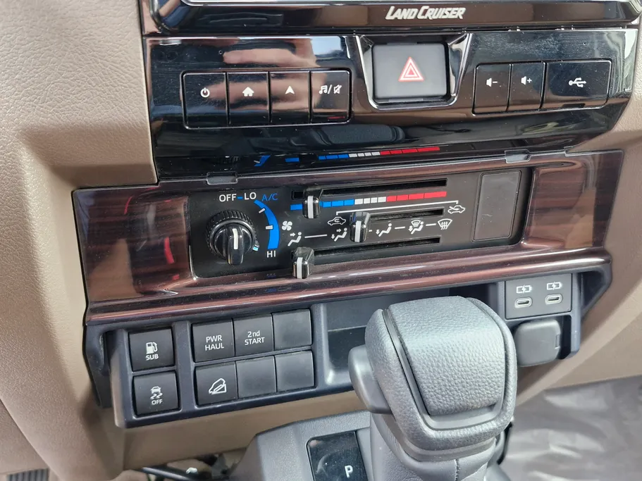 تويوتا شاص LX 2025 